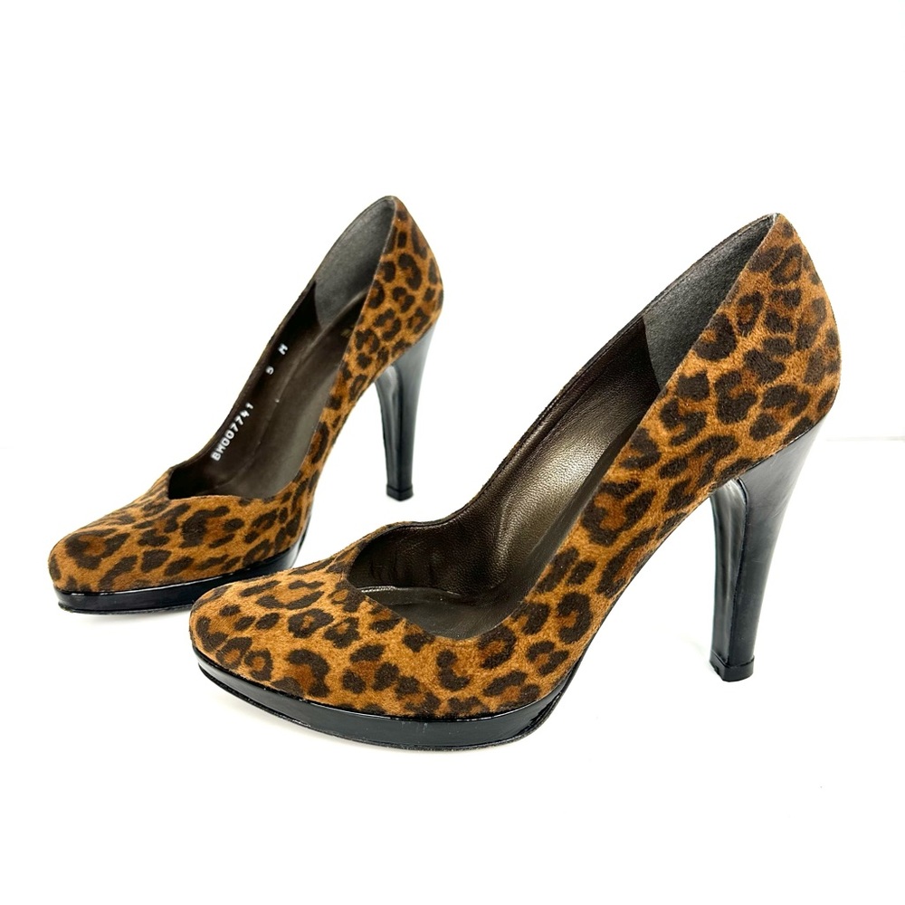 Stuart Weitzman Suede Leopard Print Platform Heels Size 5M
